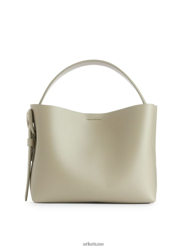 كيكة خضراء فاتحة