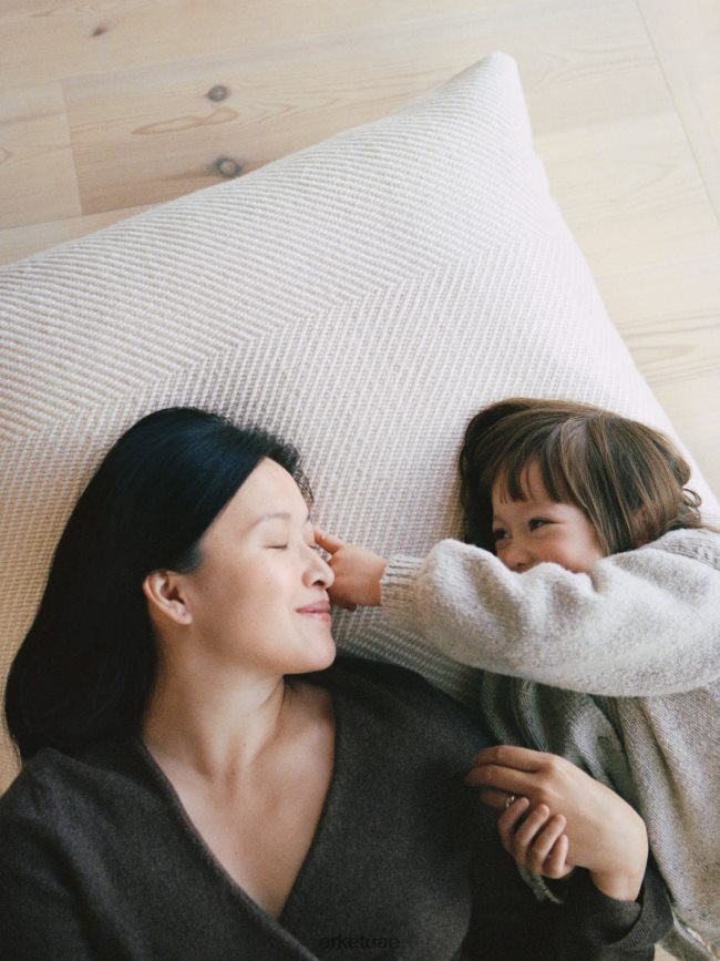 ملابس عبد اللطيف ARKET أطفال سترة من الصوف مزيج البيج BXB8481622