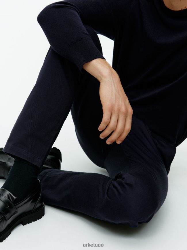 ملابس عبد اللطيف ARKET رجال تشينو قطن رفيع أزرق غامق BXB8481069