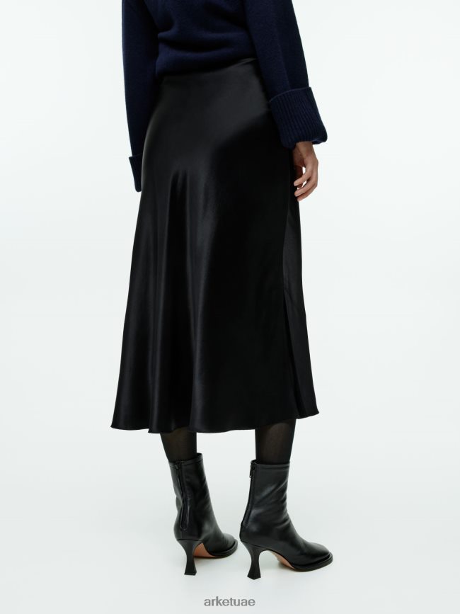 ملابس عبد اللطيف ARKET نحيف تنورة من الساتان بقصة متحيزة أسود BXB848241