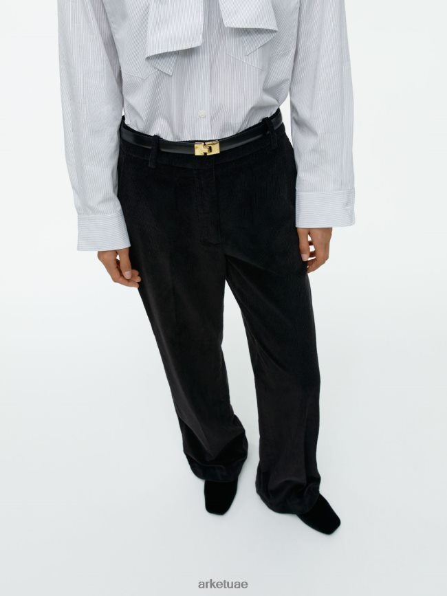 ملابس عبد اللطيف ARKET نحيف سروال قصير واسع أسود BXB848216