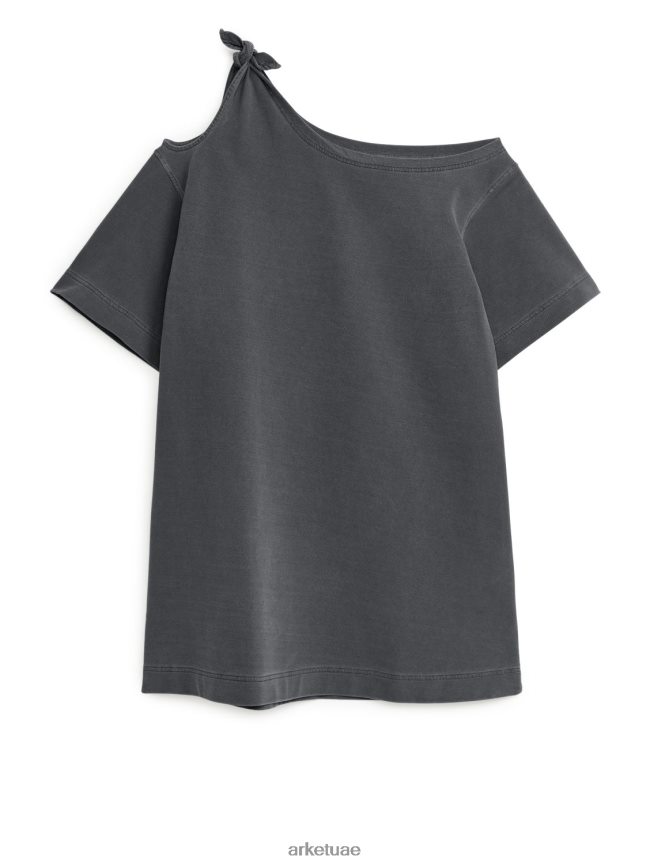 مغسول باللون الاسود