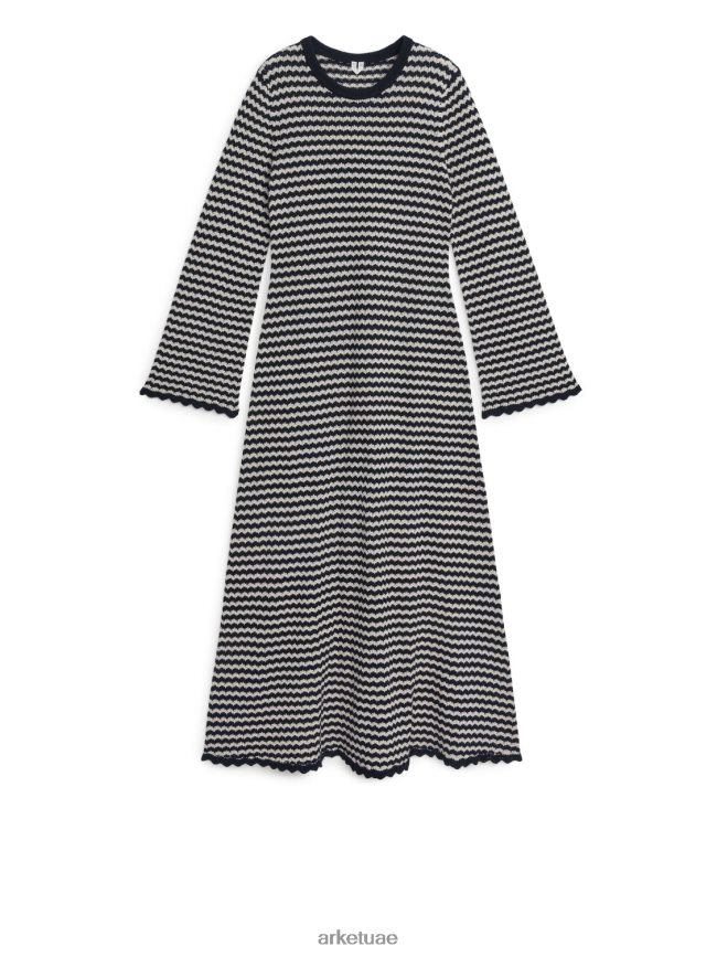 أوف وايت/ الأزرق الداكن